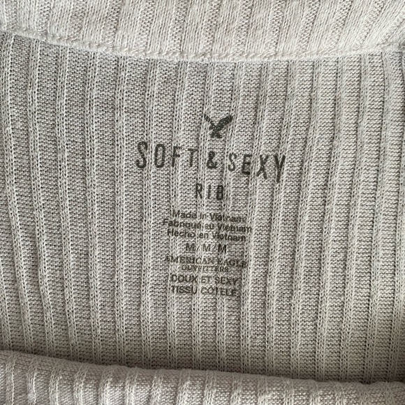 Basic AE ribbed white tank - Picture 2 of 2